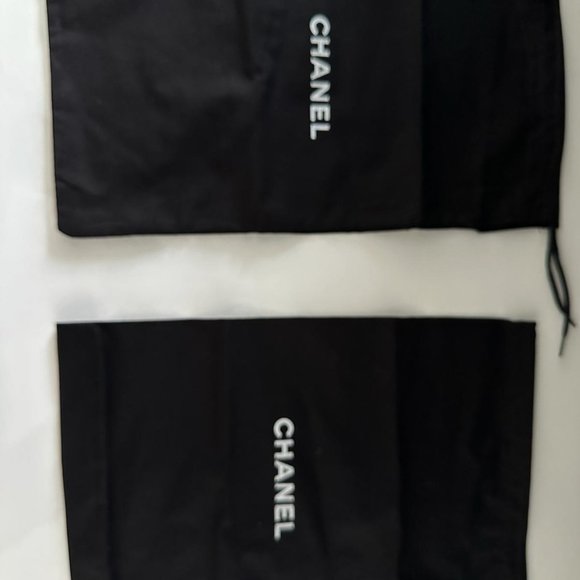 Chanel Classic Leather and Suede Platform Pump - Picture 5 of 6